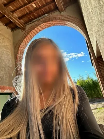 Alma, 28