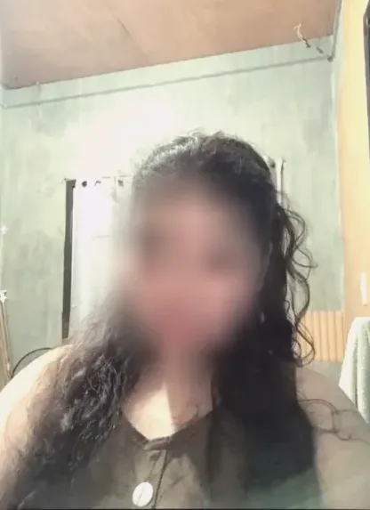 Amira, 20