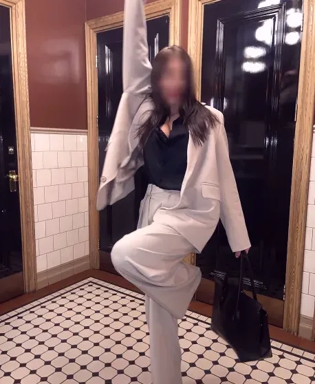 Caroline, 29