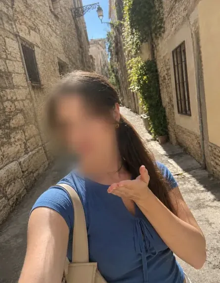 Emma, 26