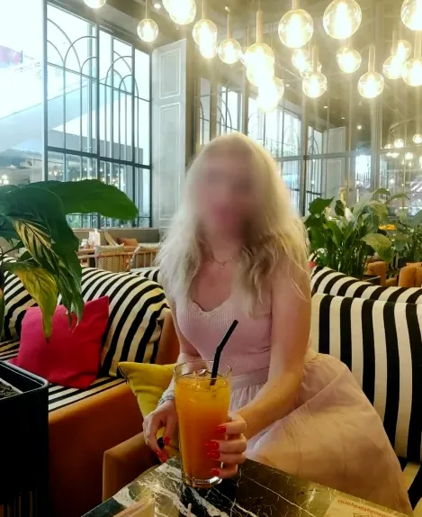 Isabella, 38