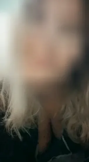 Laura, 39
