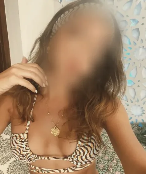 Laura, 20