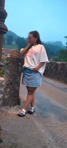 Selma, 32