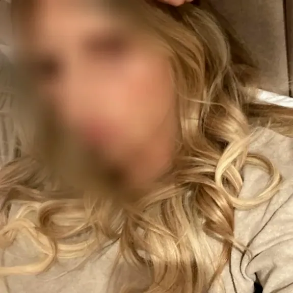 Tina, 28